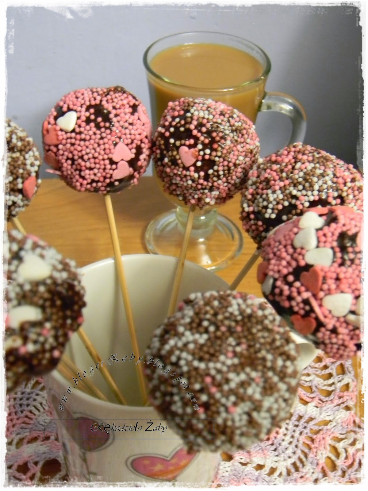 Rękodzieło Żaby Cake pops ciasto na patyczkach