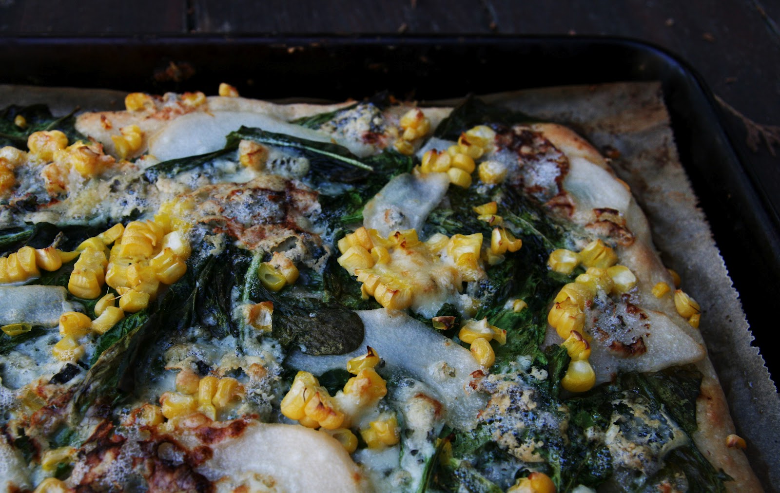 Focaccia with Pear, Blue Cheese, Arugula and Corn Recipe mostly