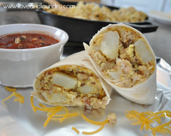 One Skillet Breakfast Burritos from www.loveandlaundry.com #recipe #breakfast