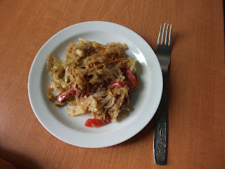 Mancare de varza cu morcov , dovlecel si rosii