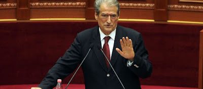 Ο Μπερίσα σε ρόλο… «ειρηνοποιού»: Καταδικάζει τον «αντιαλβανισμό» και τον «ανθελληνισμό»  