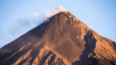 Volcán Compuesto o Estratovolcán