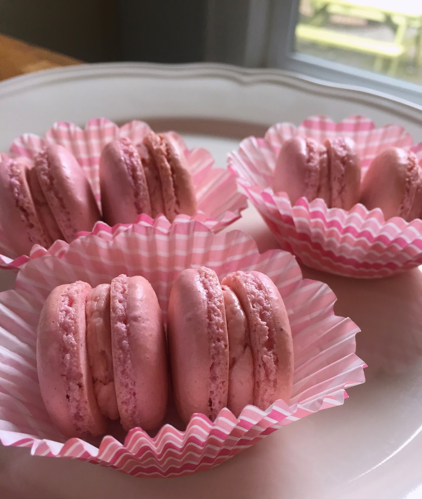 Heidi's Mix: Raspberry Macarons