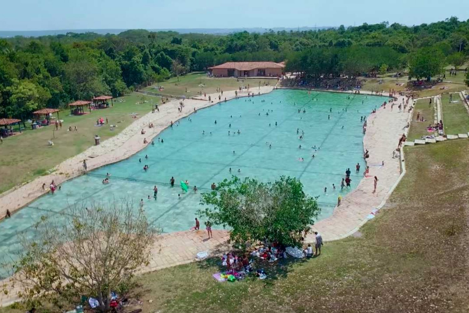 Parque nacional de Brasília (Clube Água Mineral) -- Brasília DF 