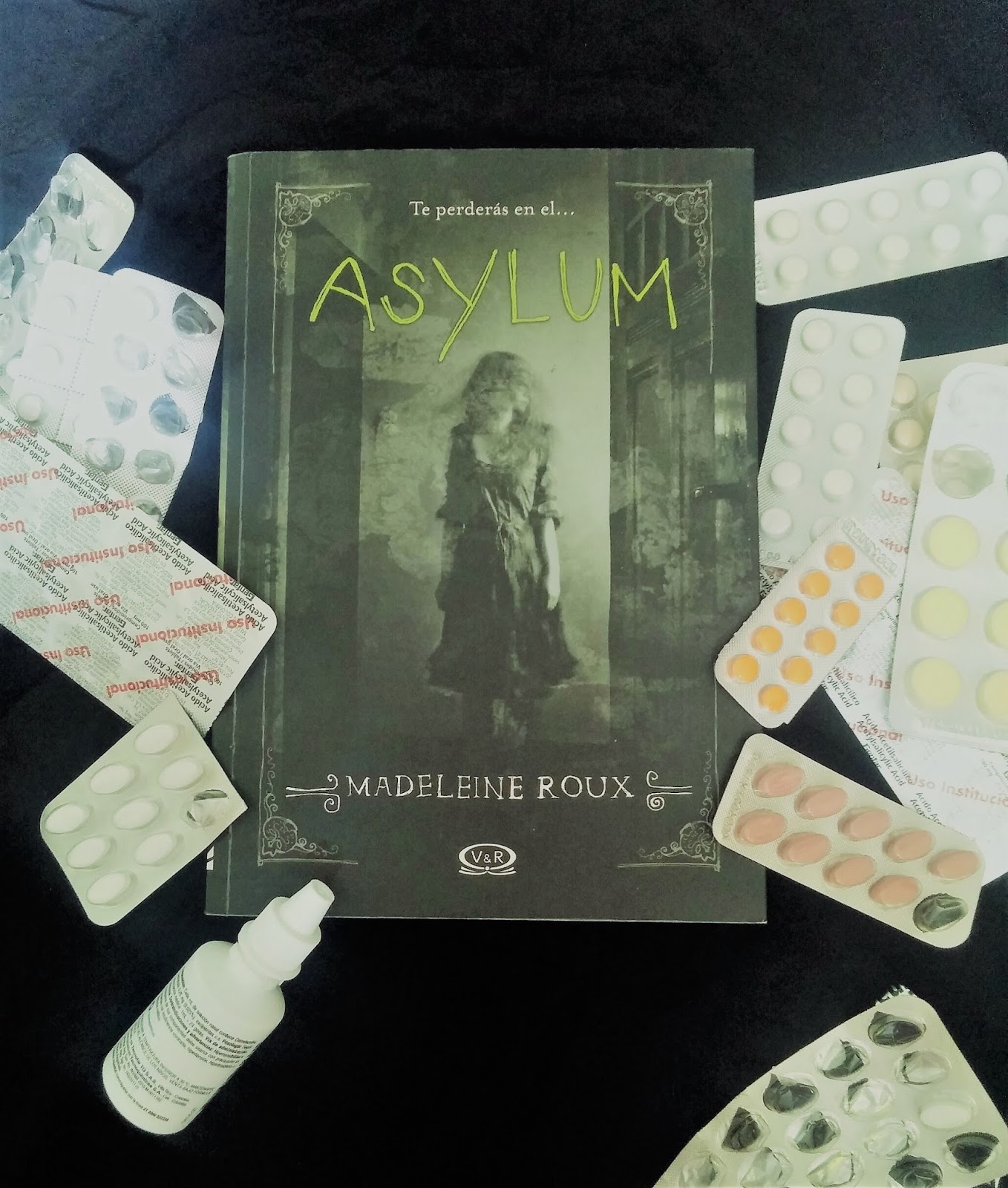 Asylum - Madeleine Roux - Reseña | The bookcase of two little bookworms