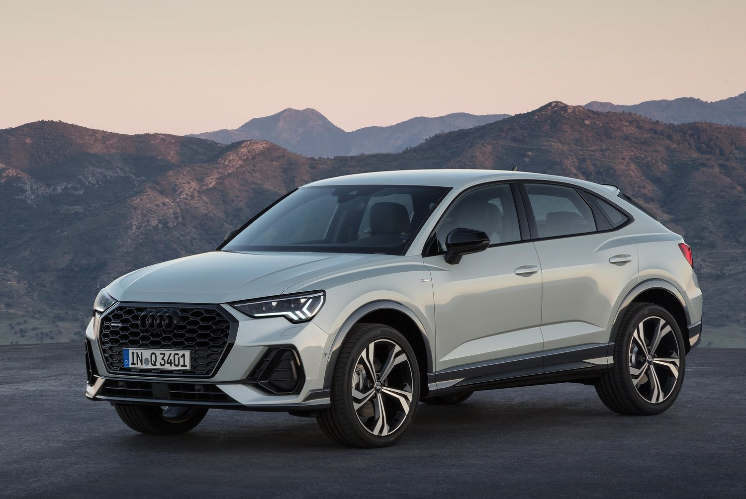 Audi Q3 Sportback AZHCARS