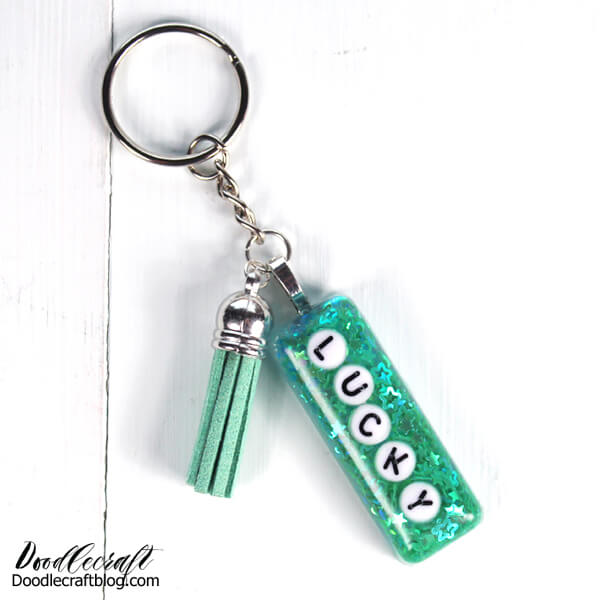How to Make a Resin Glitter Keychain!