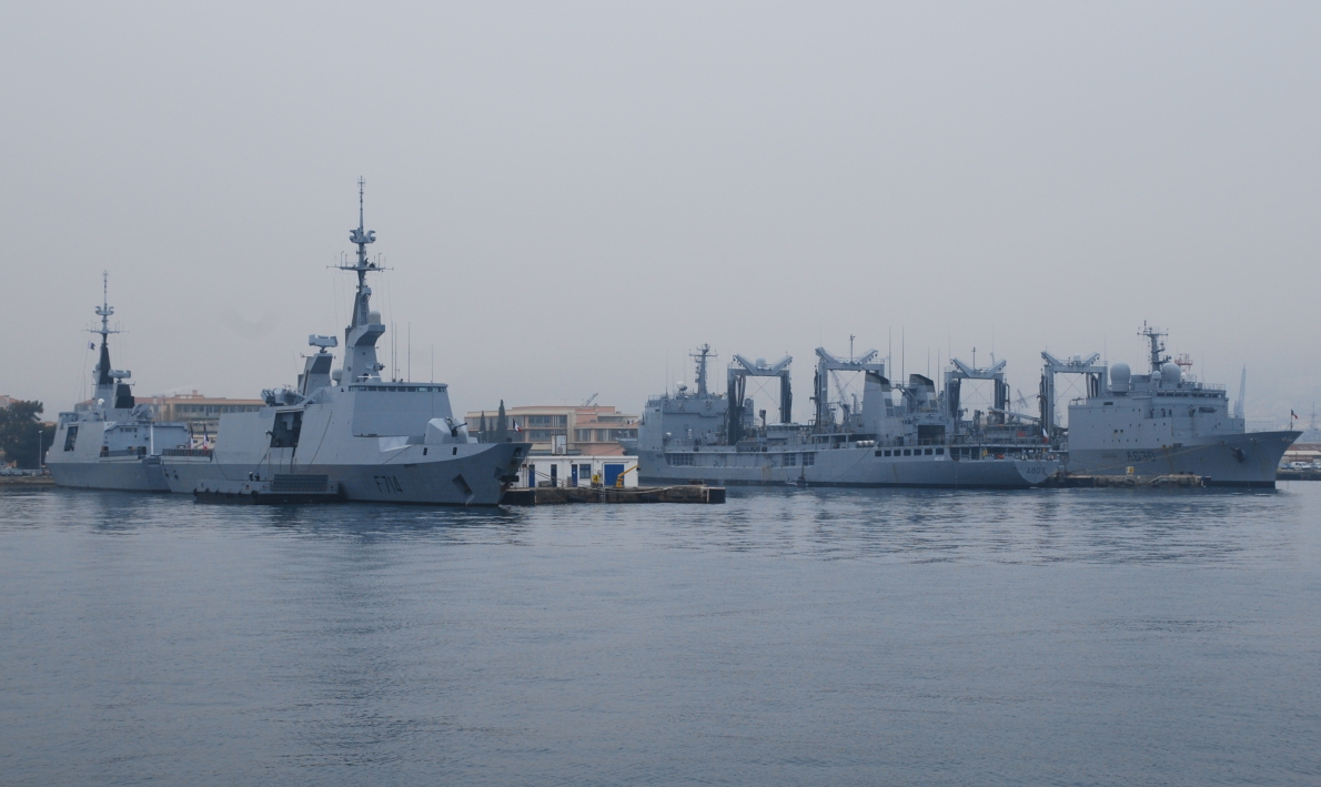 lesdanjean: Toulon La Rade, le musée de la Marine, la vieille ville. 15 ...