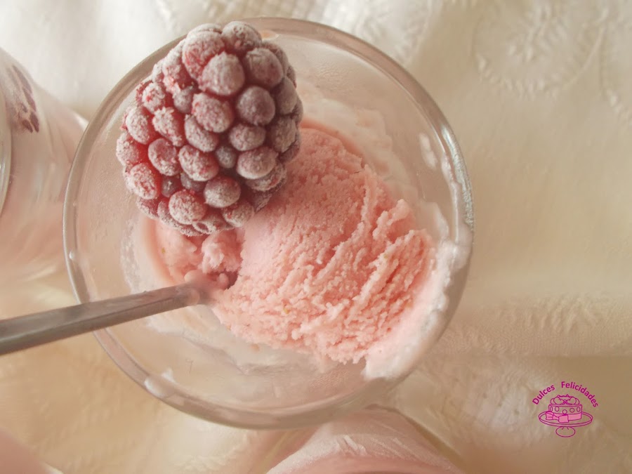 Helado de fresas naturales