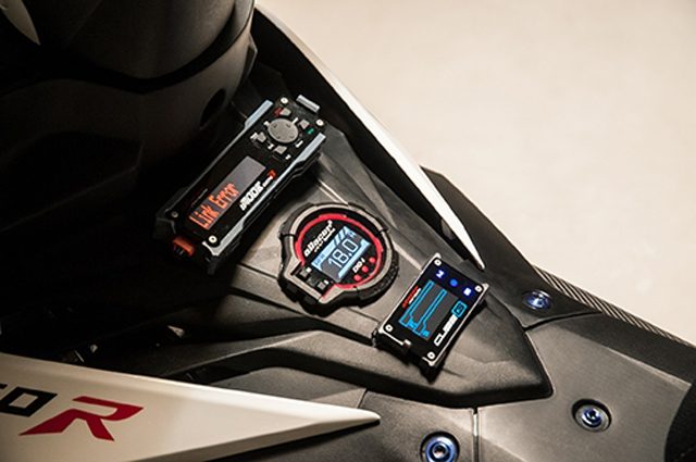 Modifikasi Honda Supra GTR 150 ini cetar membahana, pakai banyak part moge sob !