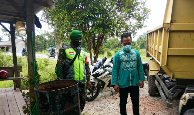 Lakukan Komsos, Babinsa Desa Tapau Sosialisasikan Pancasila Sebagai Dasar Negara Lakukan Komsos, Babinsa Desa Tapau Sosialisasikan Pancasila Sebagai Dasar Negara