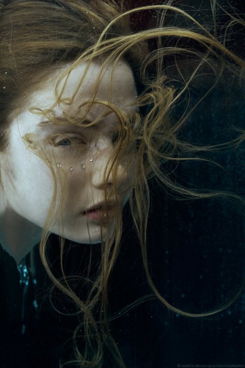 A fotografia poética e artística com toques fashion com belas mulheres de Marta Bevacqua Marta Bevacqua fotografia fashion artística beleza modelos mulheres arte poesia