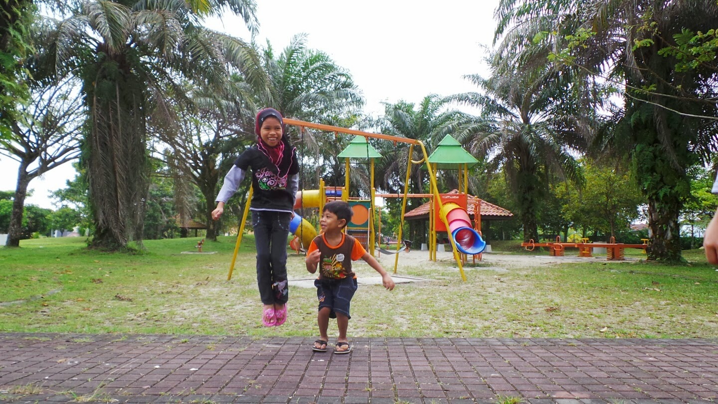 Lompat lompat di taman permainan | mknace unlimited™|The ...