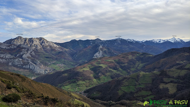 Vista desde el Mirador de Coto Bello sobre Peña Mea y Pico Torres