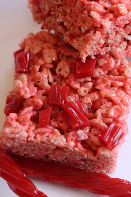 Strawberry Twizzlers Krispies | Tortillas and Honey