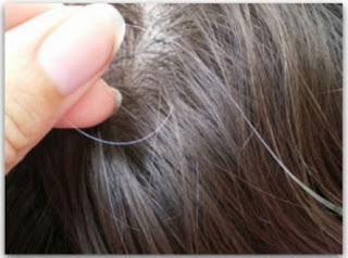 Απίθανο ΚΟΛΠΟ! Πώς θα καλύψετε τις άσπρες τρίχες στα μαλλιά σας;(ΧΩΡΙΣ να τα βάψετε)