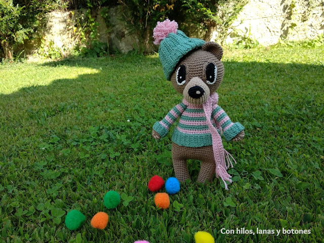 Con hilos, lanas y botones: Osito Kuma amigurumi (patrón Cucapuntoes)