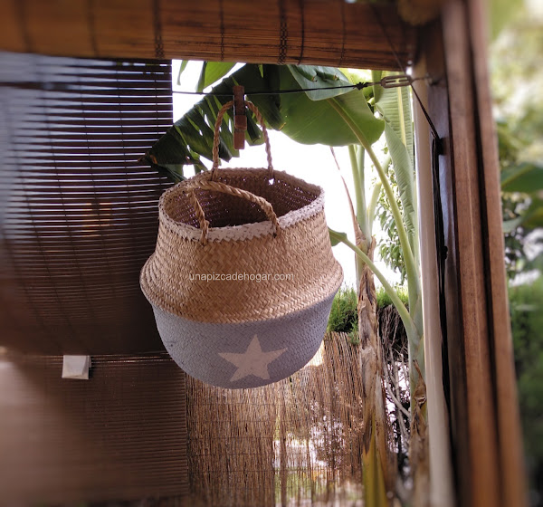 Tutorial para pintar cesta de mimbre con chalk paint y decorarla con estampaciones y borlones