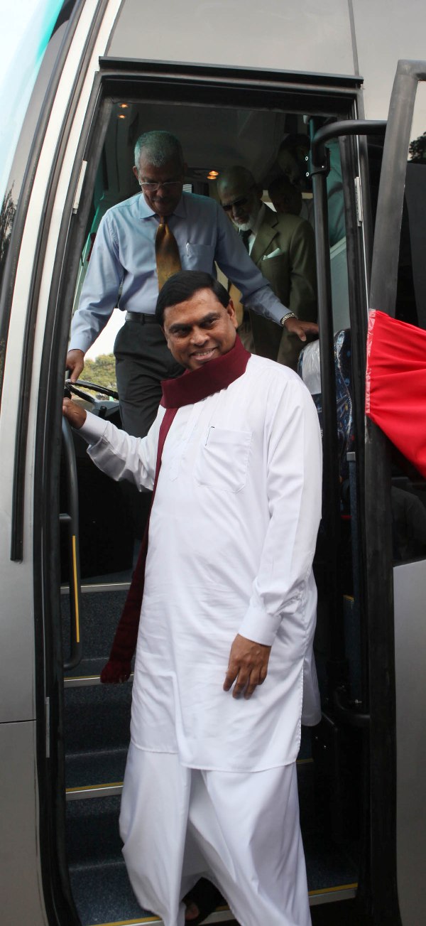 gallery.lkautomart Super Luxury Buses for Sri Lanka by Micro.