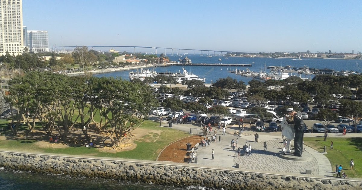 San Diego Rueda Casino On Concrete at Tuna Harbor Park (San Diego Bay