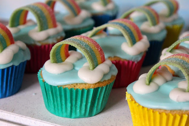 cupcake arcobaleno idee decorazione cupcake arcobaleno