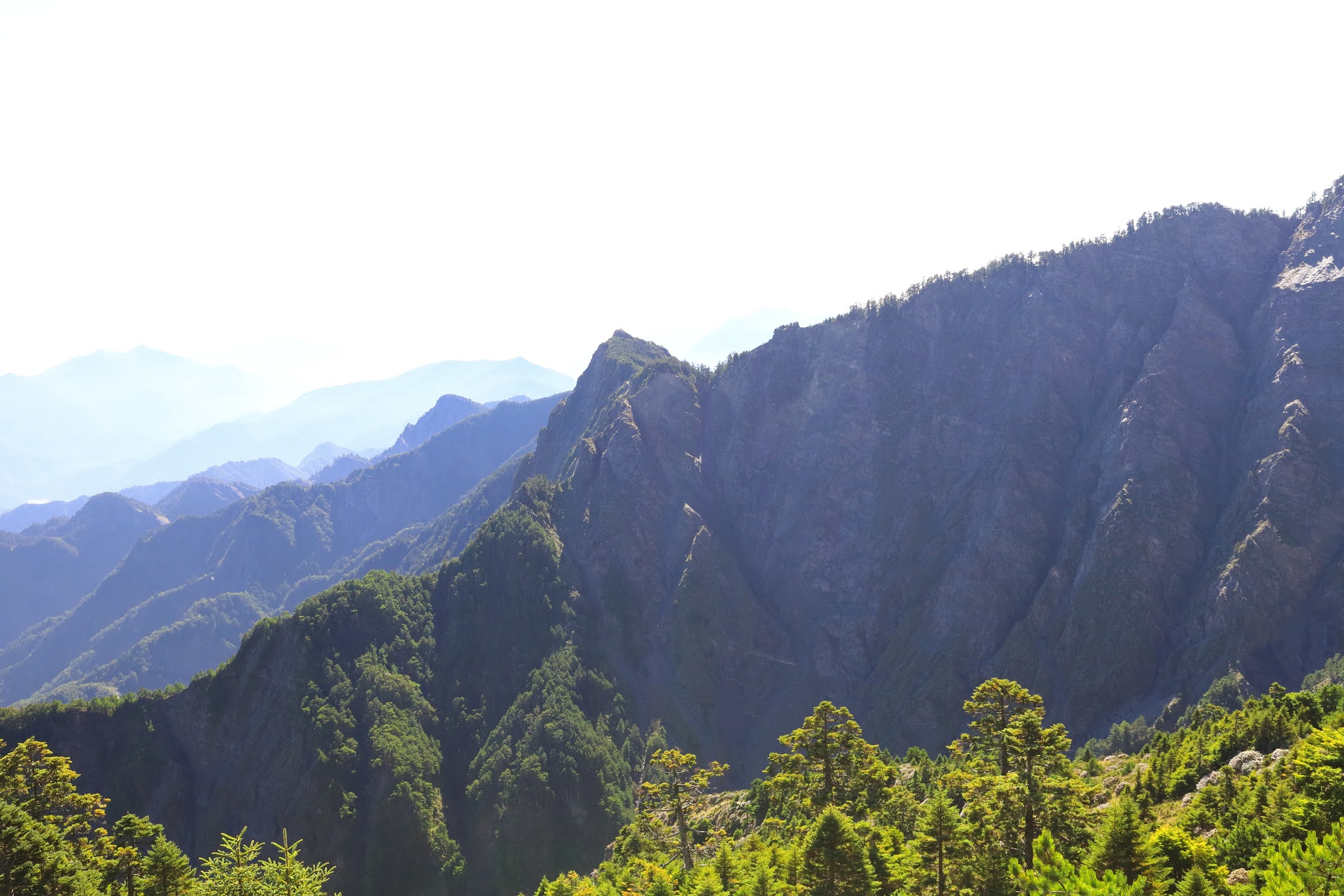 巴都服山望向東穗山