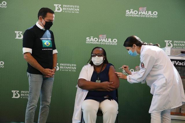 São Paulo inicia vacinação contra COVID-19