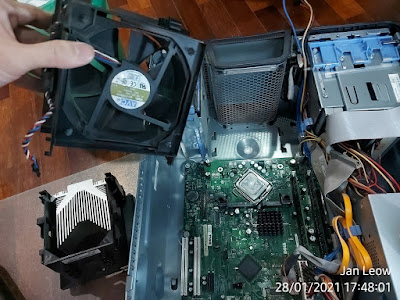 Cleaning the computer CPU fan and heat sink