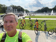 Tour the DC mall on bikes