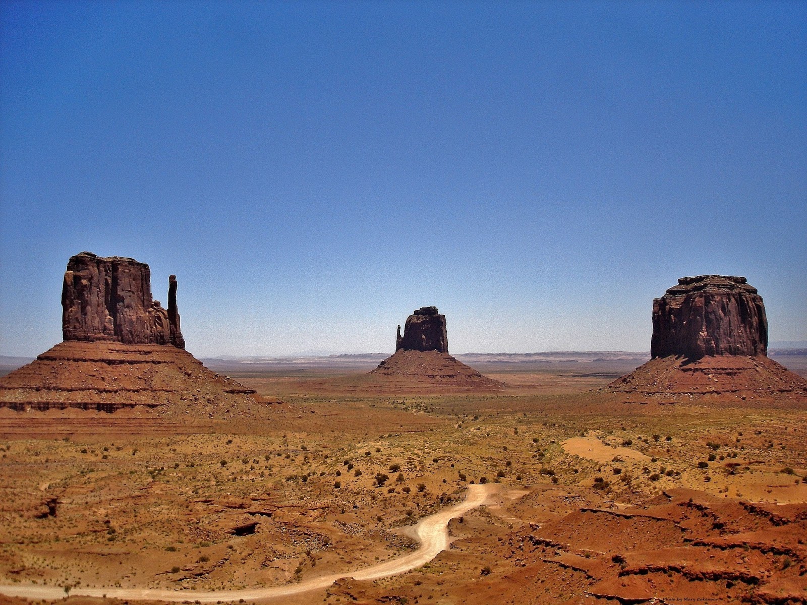 The Southwest Through Wide Brown Eyes: Monument Valley Travel Guide.