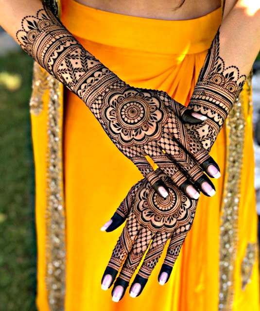 Elegant traditional Mehndi Designs for Front & Back hand