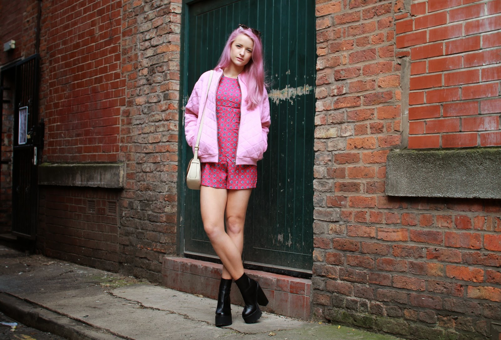 Dreams In Pink with Motel and Mulders - Inthefrow