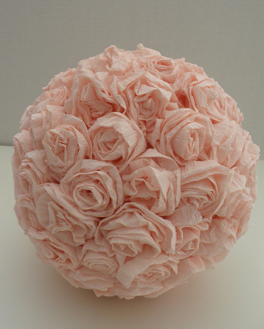 DIY Bride How to make a Rose Kissing Ball