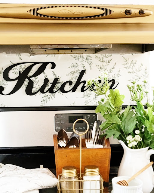 The Quaint Sanctuary { DIY Vintage Kitchen Hood }