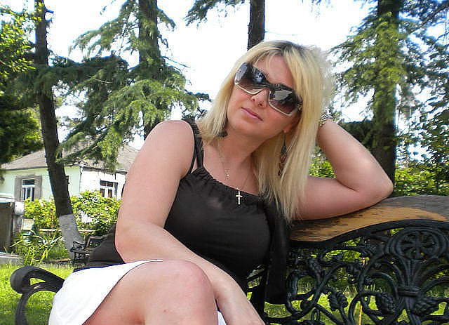 богатые одинокие дамы. богатые женщины ищут встреч. оксана чернышенко. женщина ищет молодого парня для содержания. женщины ищущие альфонсов.