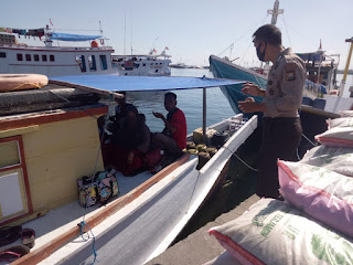 Unit Binmas Polsek Paotere Beri Edukasi Protokol Kesehatan ke Masyarakat Pulau