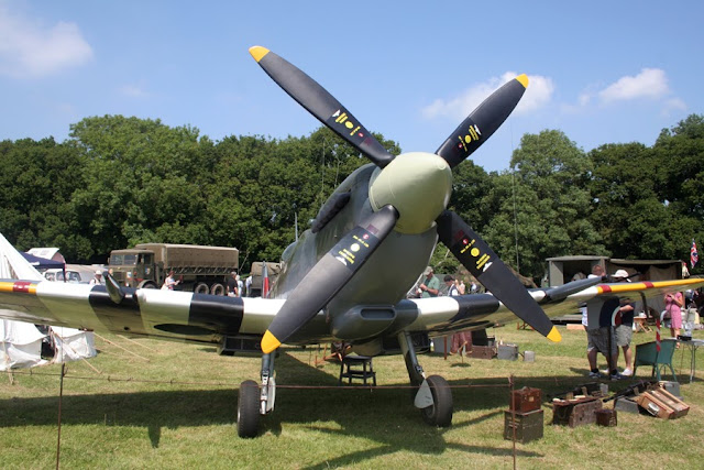 Havenstreet Railways 1940's weekend 2013 Spitfire