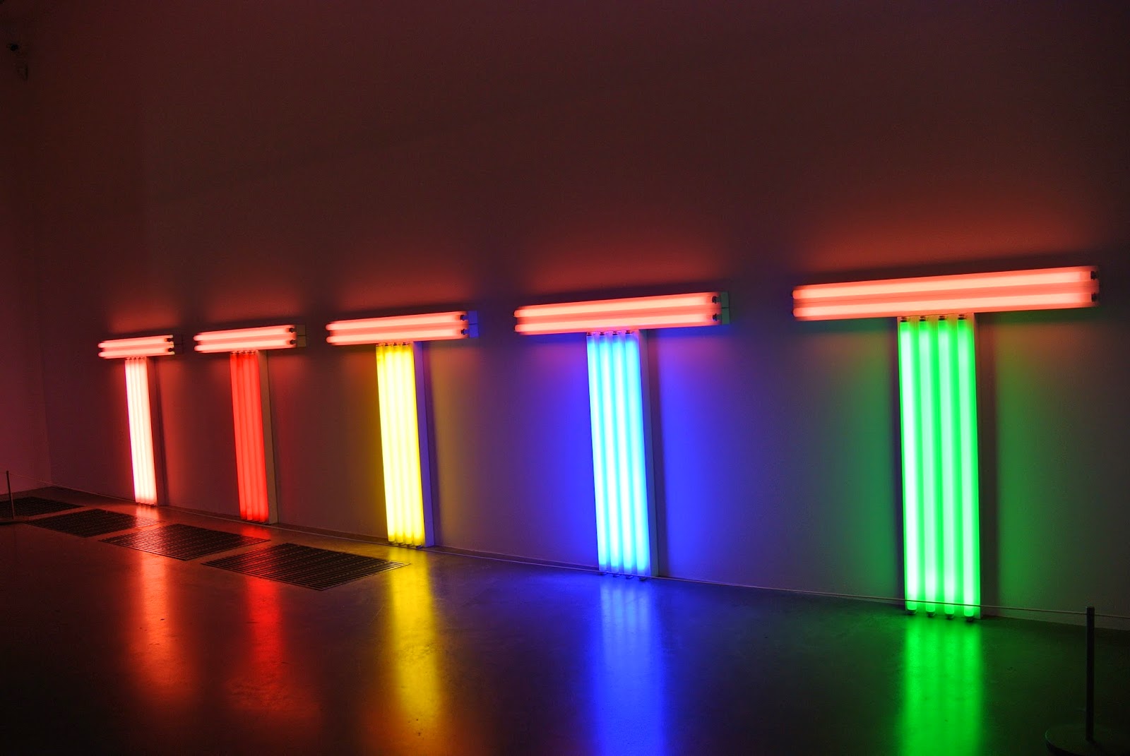 Exposition Art Blog Installations from fluorescent light fixtures Dan