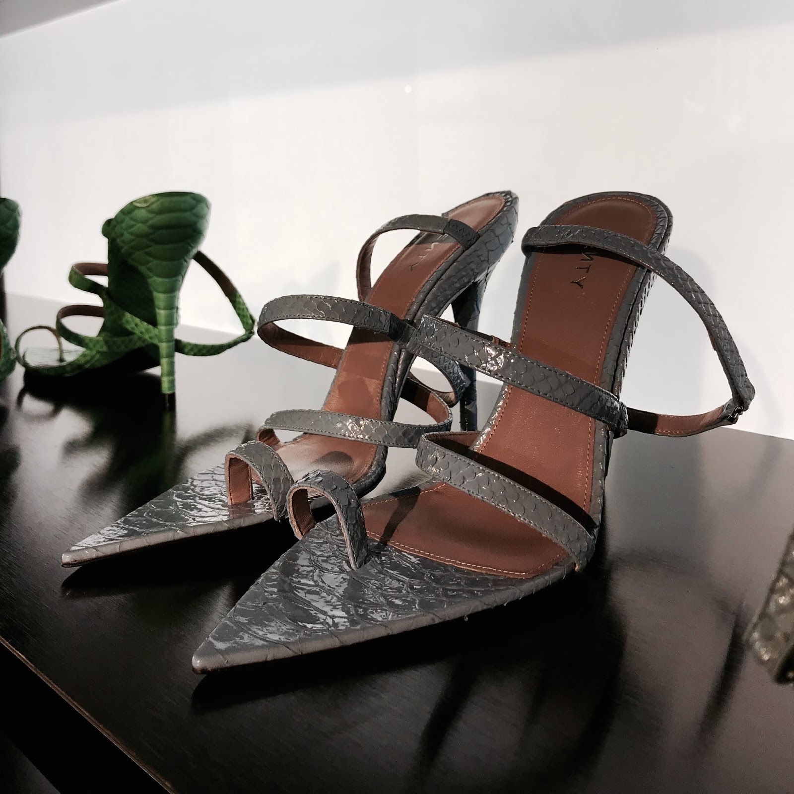 La Maison FENTY est lanc e Coup d il sur 1er le pop up parisien