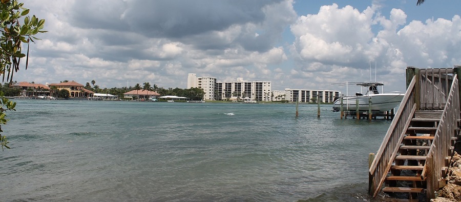 Intracoastal waterway entre el continente y las barrier islands Intracoastal waterway entre el continente y las barrier islands