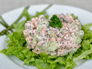 Salade de saumon au concombre et graines de pavot