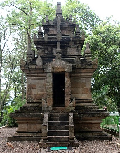 Candi Cangkuang : Sejarah, Bentuk Dan Asal Usulnya