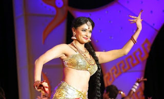 Pooja Kumar dance Performence at Uthama Villain Audio Launch
