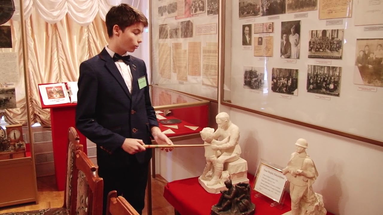 Мужчина в музее