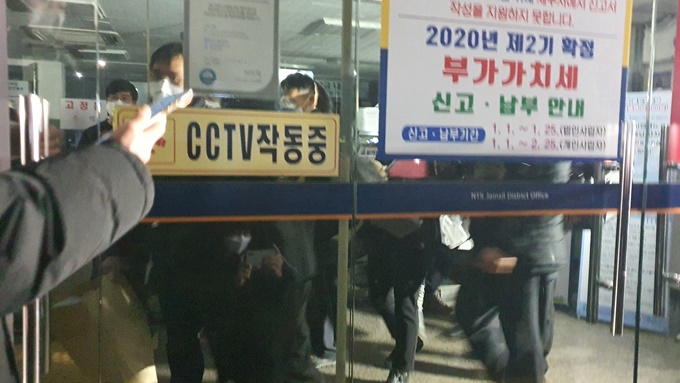 이 이미지는 대체 속성이 비어있습니다. 그 파일 이름은 origin_%25EC%259E%25A0%25EC%258B%25A4%25EC%2584%25B8%25EB%25AC%25B4%25EC%2584%259C%25EC%2597%2590%25EC%2584%259C%25EB%25AF%25BC%25EC%259B%2590%25EC%259D%25B8%25ED%259D%2589%25EA%25B8%25B0%25EB%2582%259C%25EB%258F%2599%25EC%259C%25BC%25EB%25A1%259C1%25EB%25AA%2585%25EC%2582%25AC%25EB%25A7%259D.jpg입니다