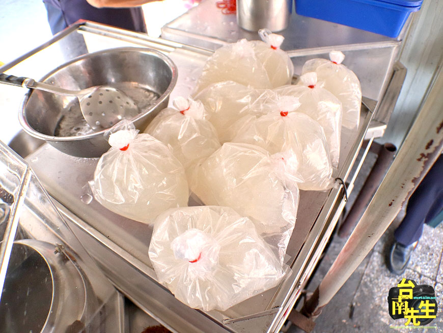 台南愛玉冰/70多年無名小攤/每日限量只賣4小時/天然手洗愛玉/傳統古早味在地人的回憶