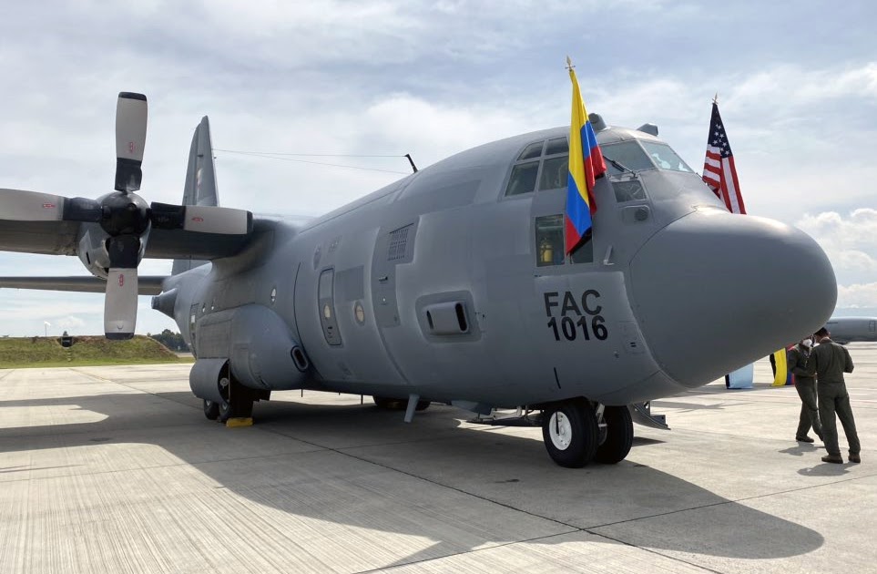 La Fuerza Aérea Colombiana recibió oficialmente el primero de tres