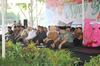 KABUPATEN SRAGEN NGAJI BARENG PERINGATI HARI BURUH