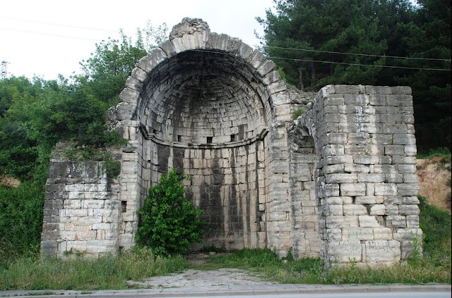 Οι Τούρκοι αναζητούν τα μυστικά της γέφυρας του Ιουστινιανού  