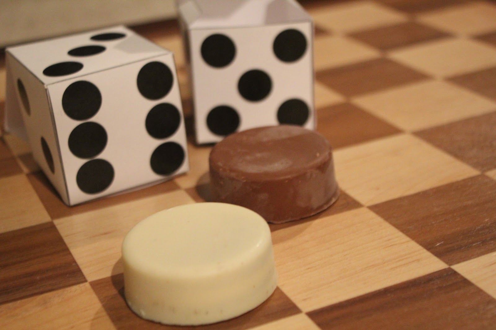 DIY Party Mom Free Printable Dice Party Favor Box